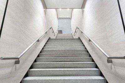 How to stick tiles on the wall of the stairs to look good?