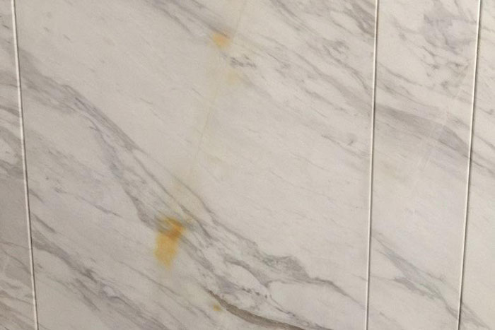 1-210104094415629 白色大理石发黄的表部原因有哪些
?