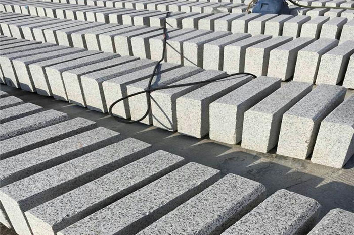 1-210126102340b8 花岗岩石材风化磨损后若何养护呢?