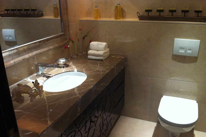 1-21012FZF3P0 深色石材洗手台泛白若何处置?