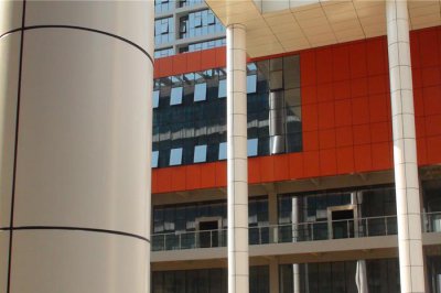 What are the characteristics of stone honeycomb panels?