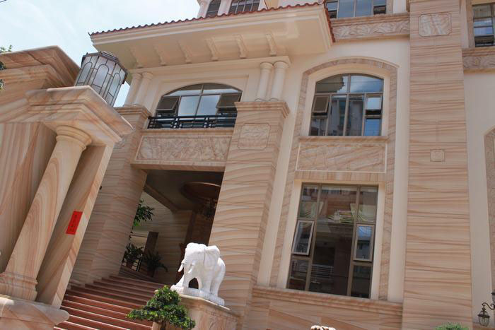 1-210325092300Z9 砂岩石材若何使用在构筑装建