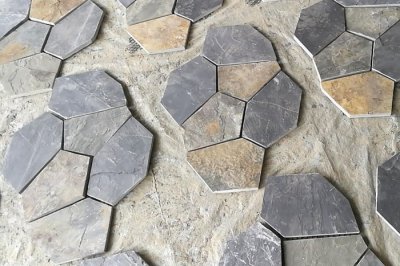 What is the difference between stone ice cracks and chaotic stone patterns