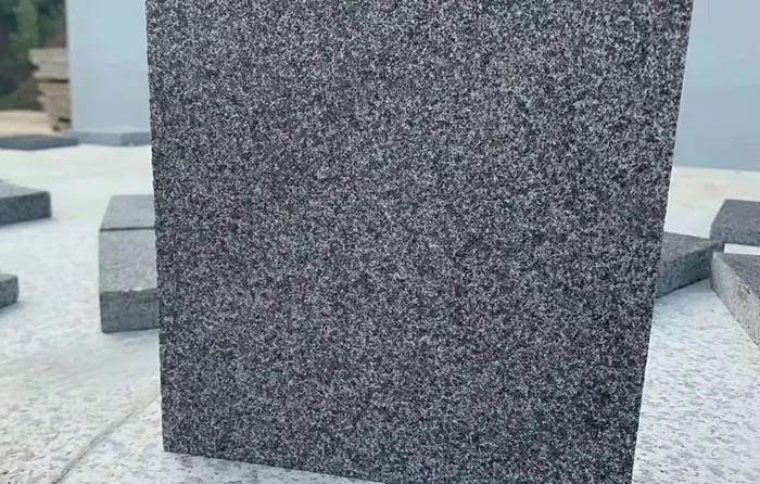 1-230131092444Z4 芝麻黑石材施工过程常见的问题有哪些?