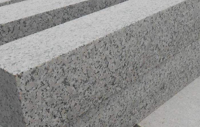 1-230P50U215452 造成路边石破损的原因有哪些?